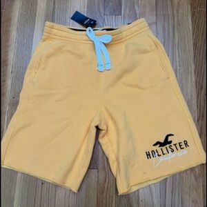Hollister Classic Fit Shorts (Yellow)